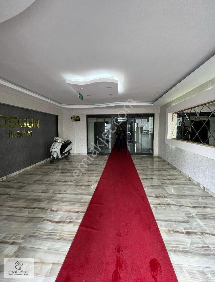 Serkent Bahçelievler Ana Cadde Üzrin'de 3+1 Satılık Daire - Görsel 19