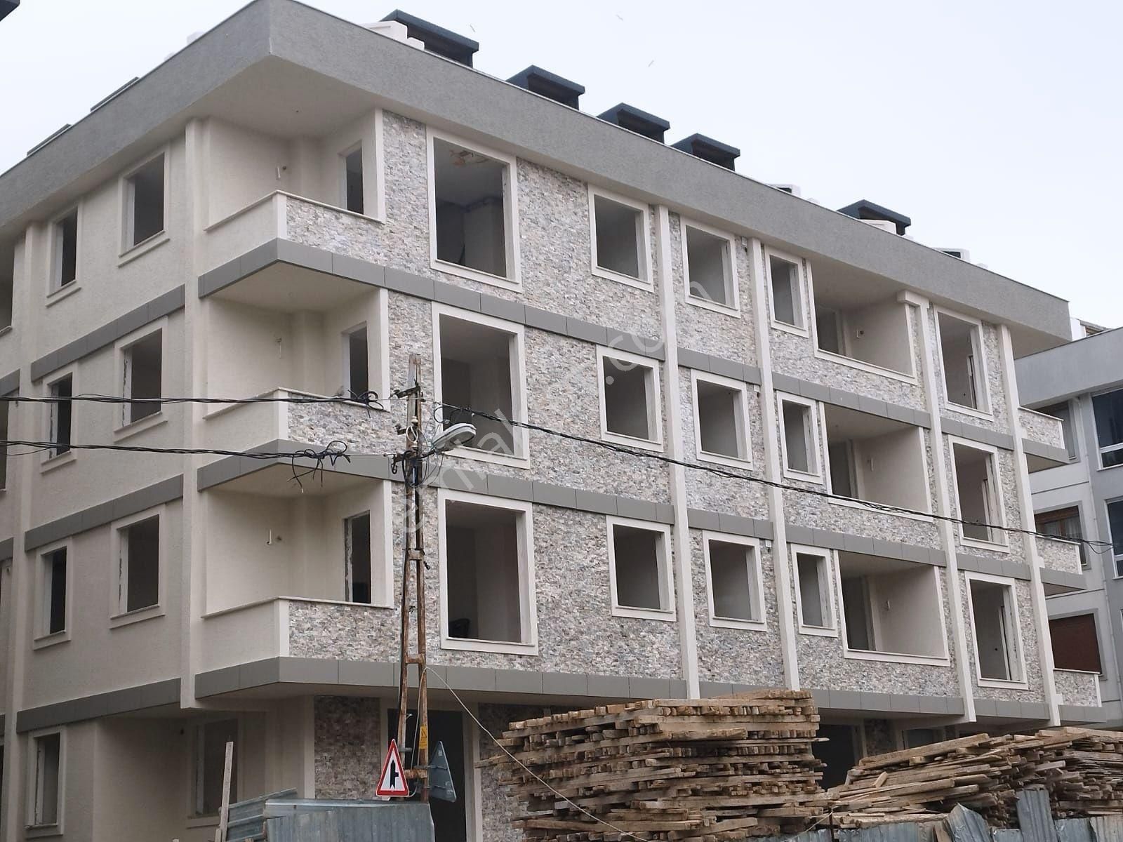 Köksalan'dan Çınar'da Minibüs Yoluna Yürüme Mesafesinde 3.kat Ara Kat Sıfır Daire