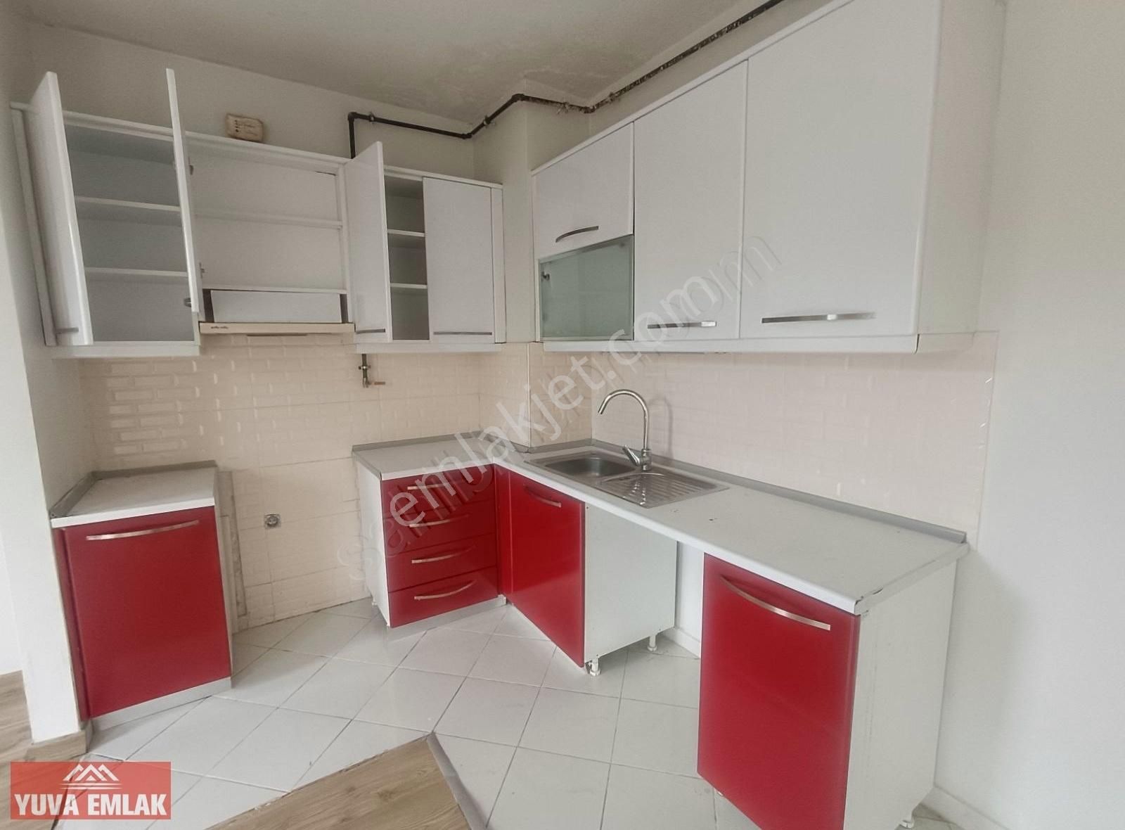 Kayaşehir 19.bölgede Kiralık Daire Boş 68m2 1.kat Yüksekliğinde