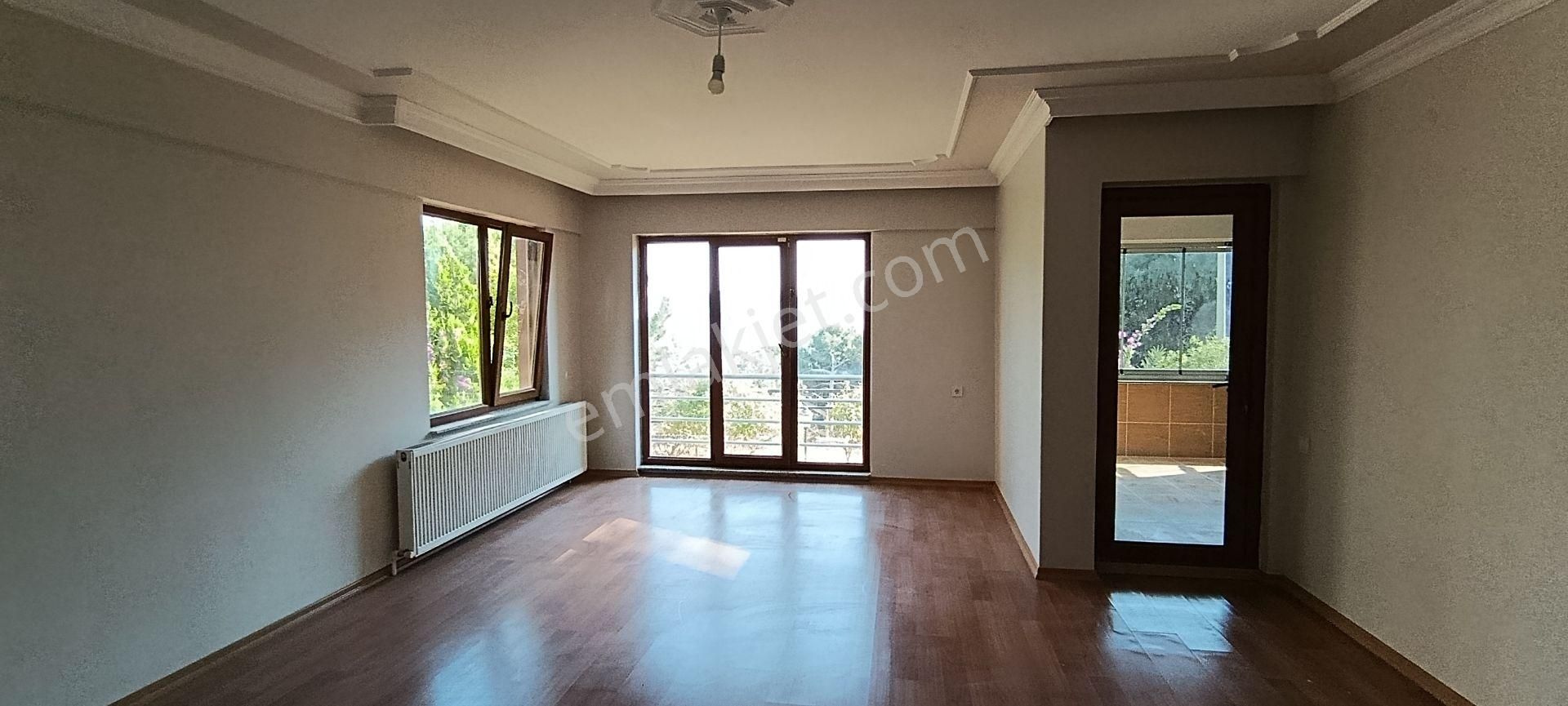 Gemlik Cumhuriyet Mah.(manastırda) Kiralık 3+1 Daire Deniz Manzaralı Kullanışlı Düzayak