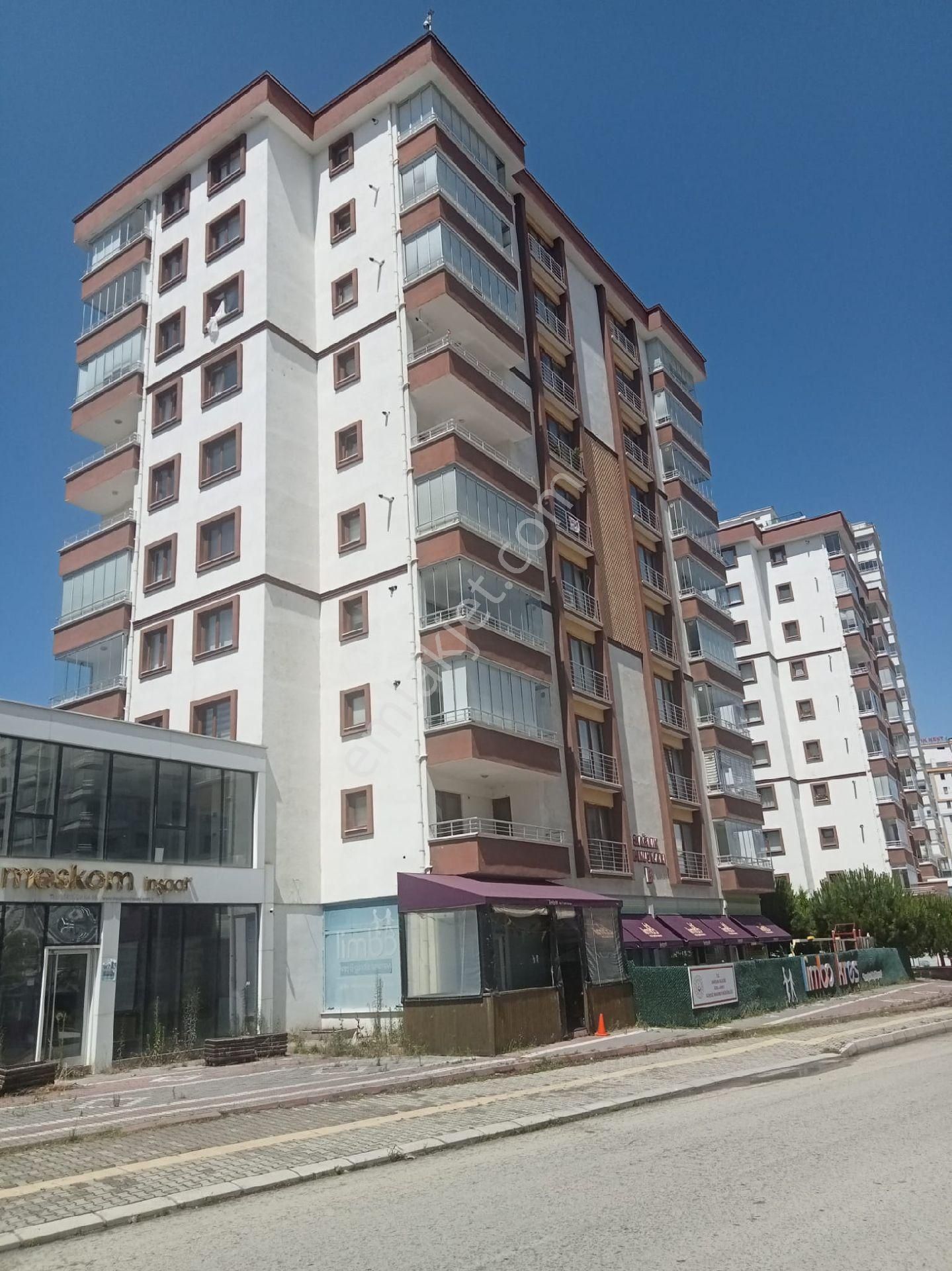 Giyinme Odalı, Ebeveyn Banyolu, Ferah 3+1 Daire – Aile Yaşamı İçin İdeal