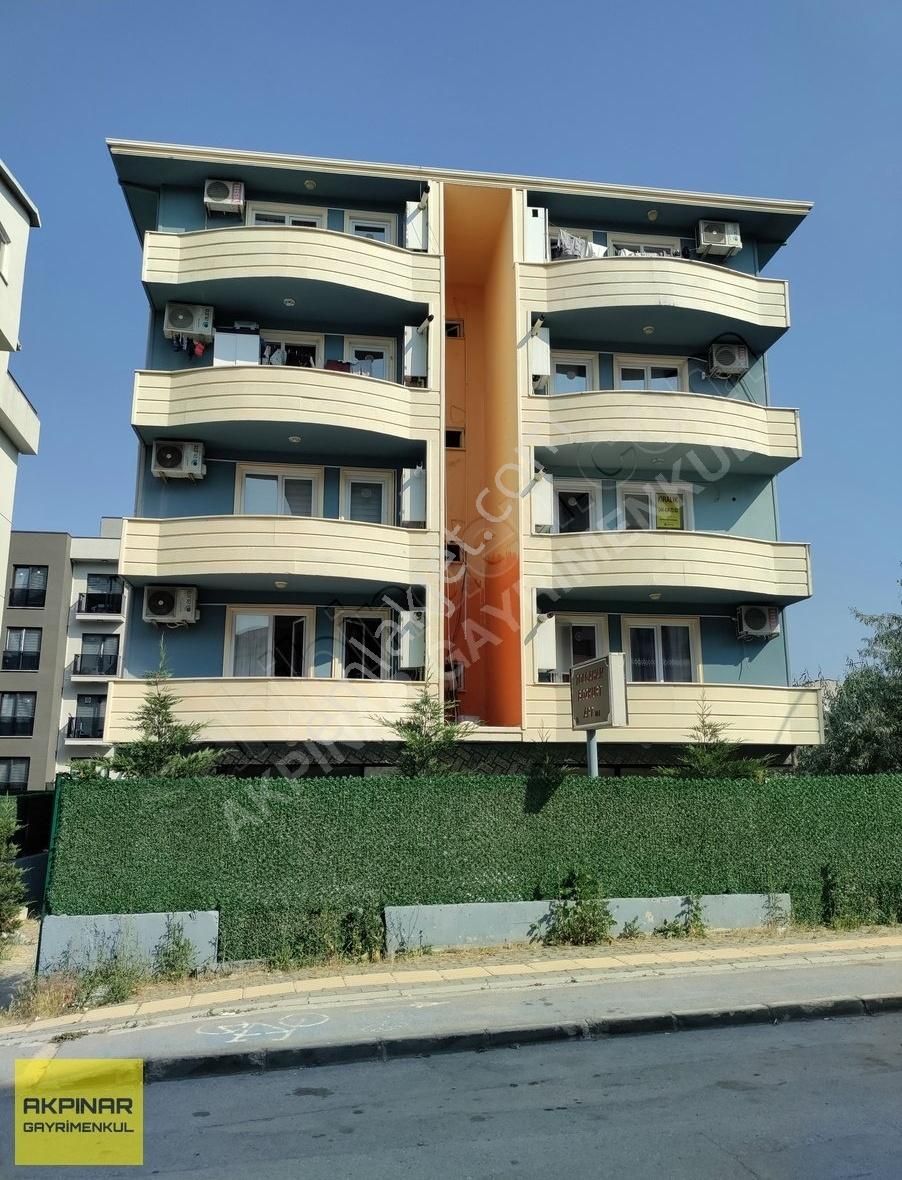 Akpınar Gayrimenkul'den 1+1 Eşyasız Ara Kat Kiralık Daire