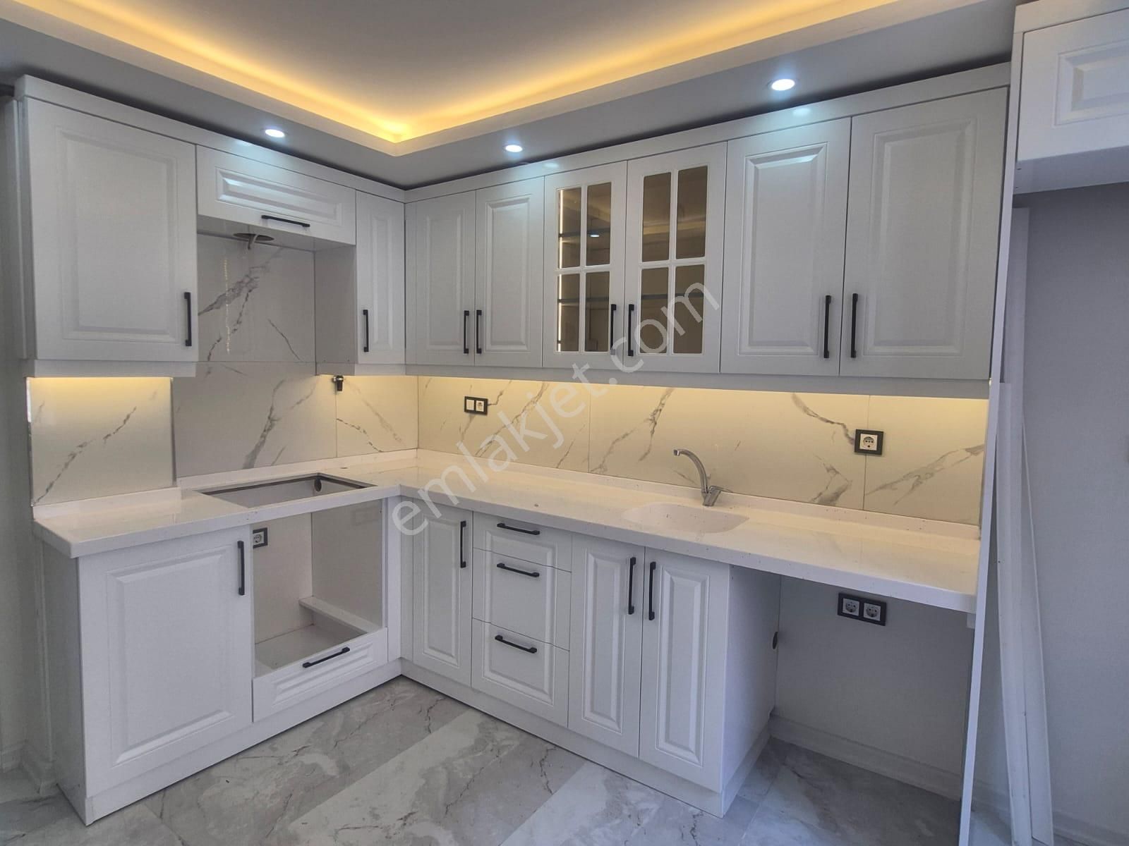 🏡mutlu Mahallesi 🏡 ✅2+1 80 M2 4 Katlının 2 Katı ❇️ Kapalı Mutfak
