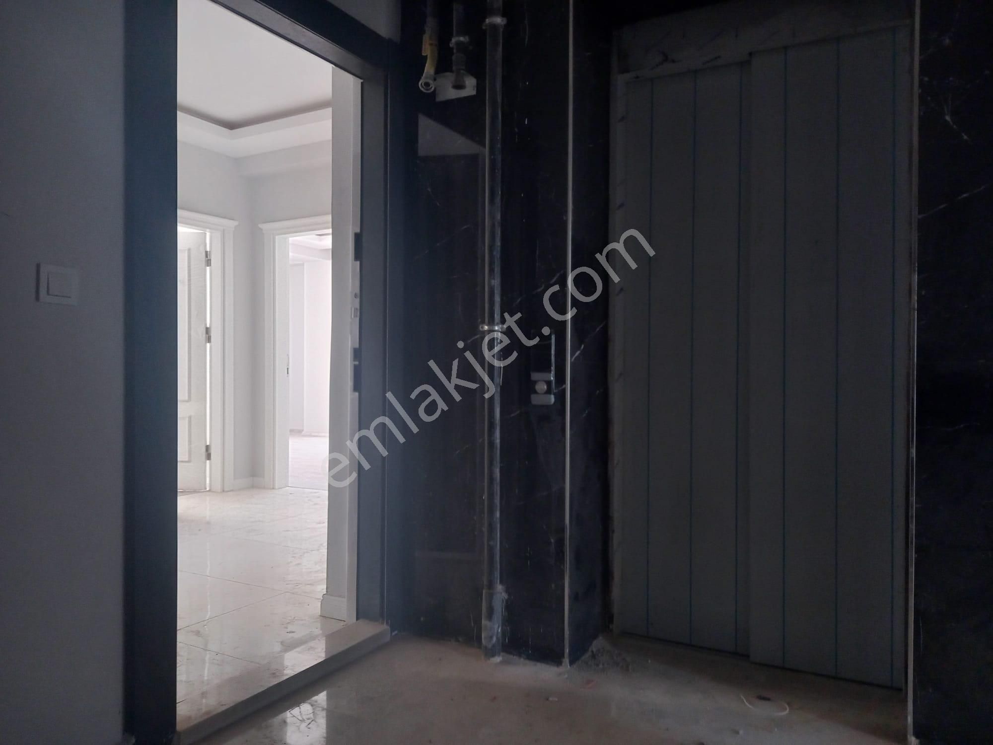 Roma' Dan Akhisar' Da Satılık Daire - Görsel 6