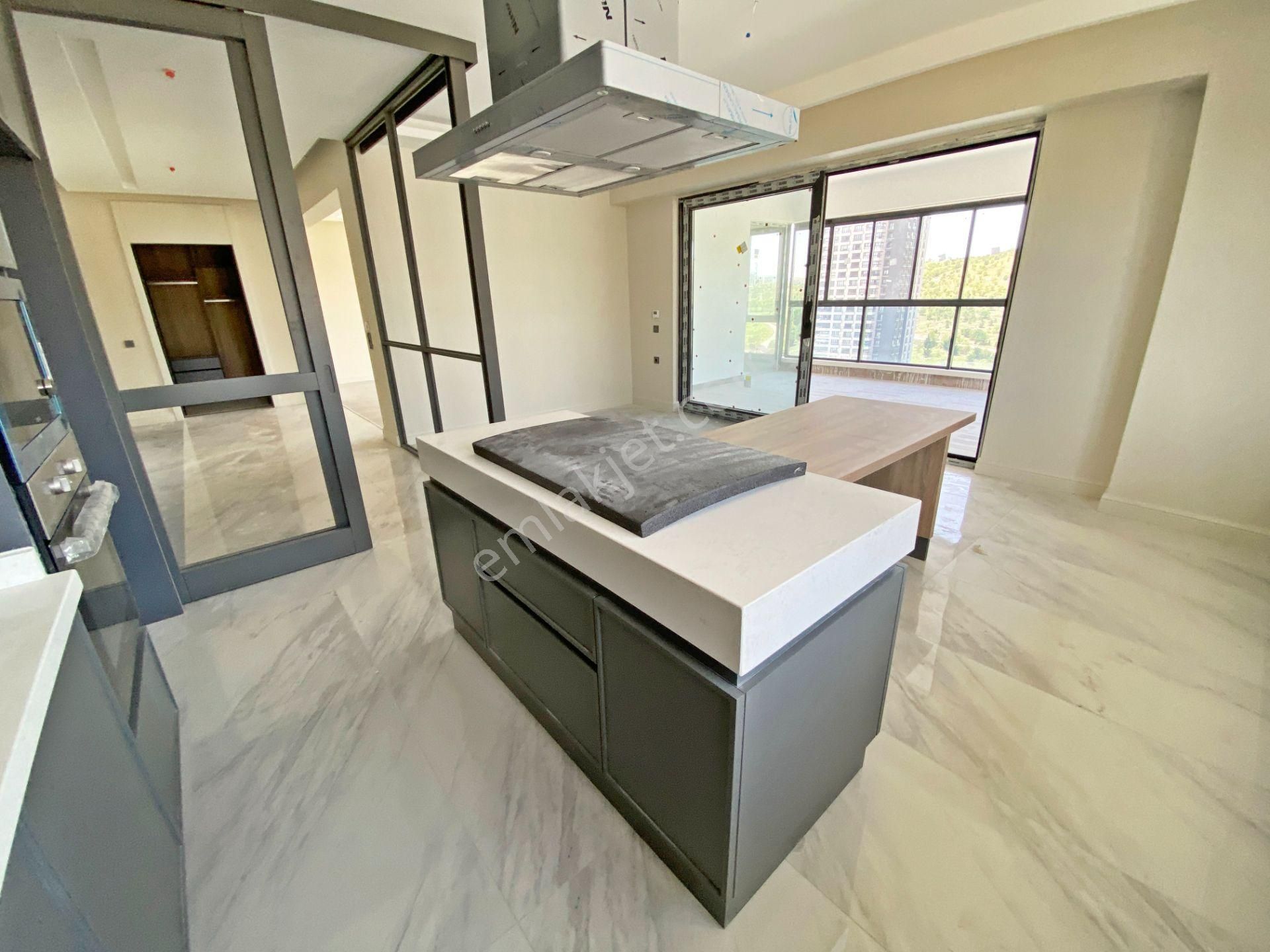 4+1 Ovacığın Göz Kamaştıran Projesi Bulvara Cephe Ada Mutfaklı - Görsel 9