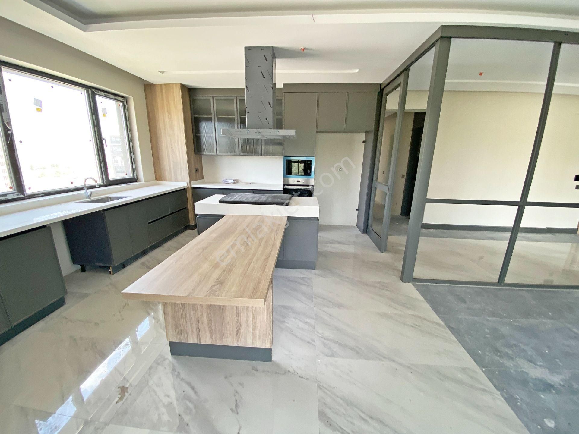 4+1 Ovacığın Göz Kamaştıran Projesi Bulvara Cephe Ada Mutfaklı - Görsel 7