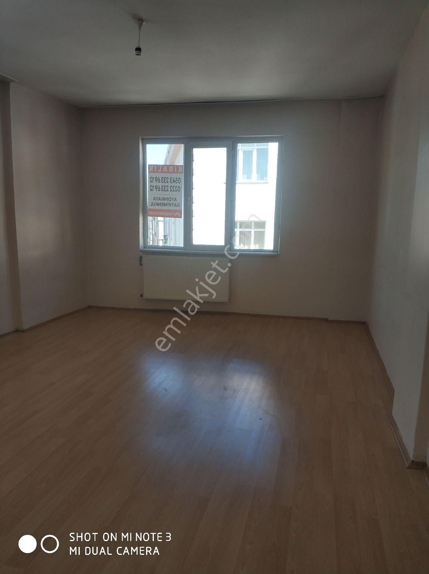 Eskibağlar Mahallesi'nde Balkan Caddesi Üstü Kiralık 3+1 Daire