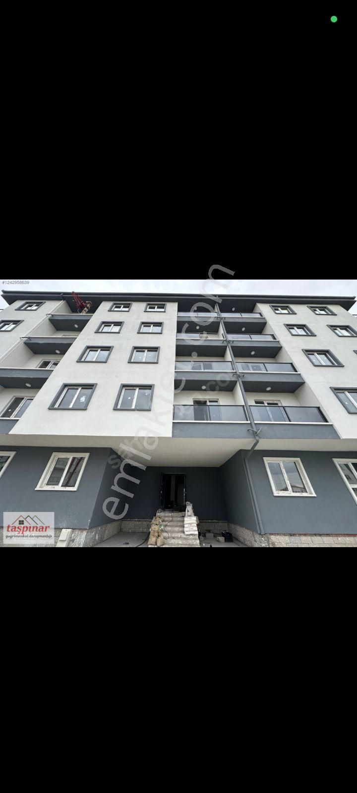 Taşpınar Gayrimenkul'den Satılık Atatürk Lisesi Yanı Uygun Fiyat 1+1 Daire