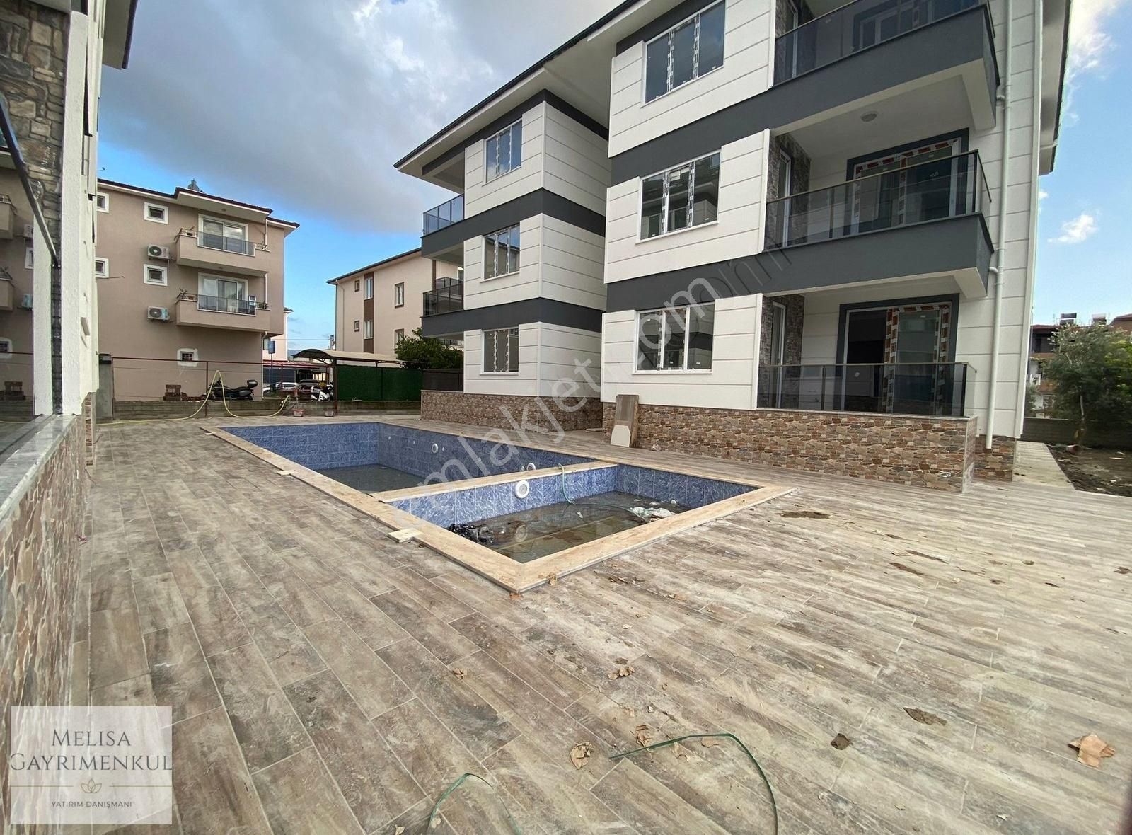 1+1,dalaman Havuzlu Sitede Ultra Lüx Satılık Daireler.