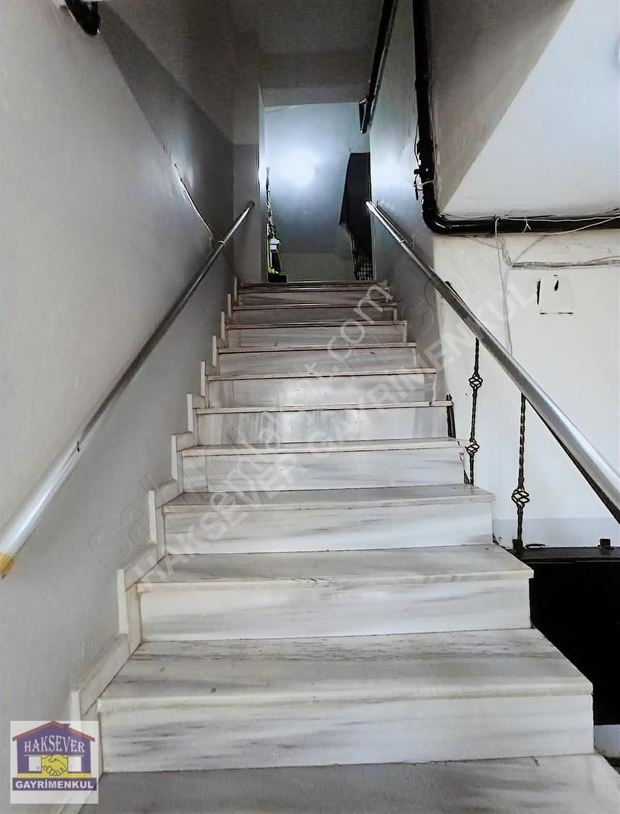 Haksever'den Satılık Merkezi Konumda Krediye Uygun 1.kat Daire