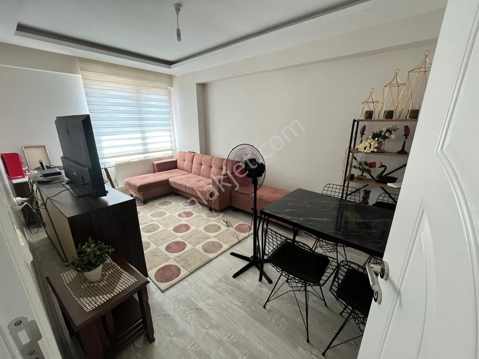 Çanakkalede Merkezde Kiralık Daire Enes Emlaktan