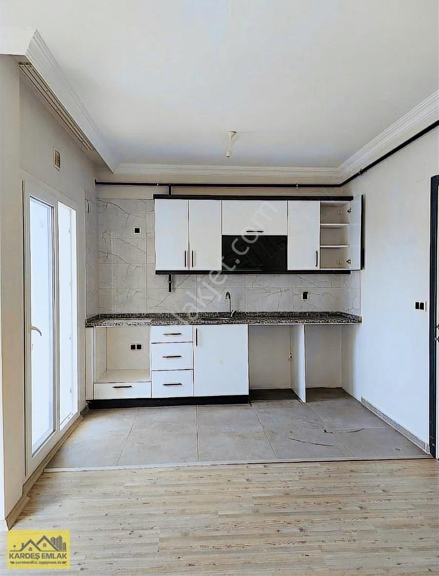 Kardeş Emlak'tan M Akif Ersoy A.zenbilci Blvrnda Kiralık 2+1 Dai