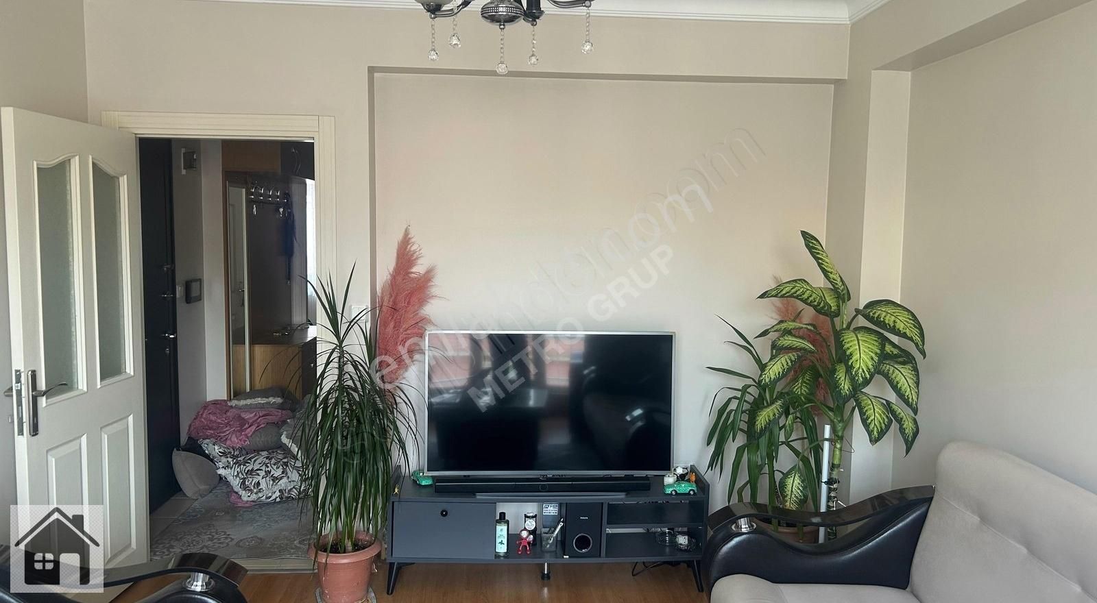 Metrobüse Yürüme Mesafesinde 2+1 Eşyalı Kiralık Daire