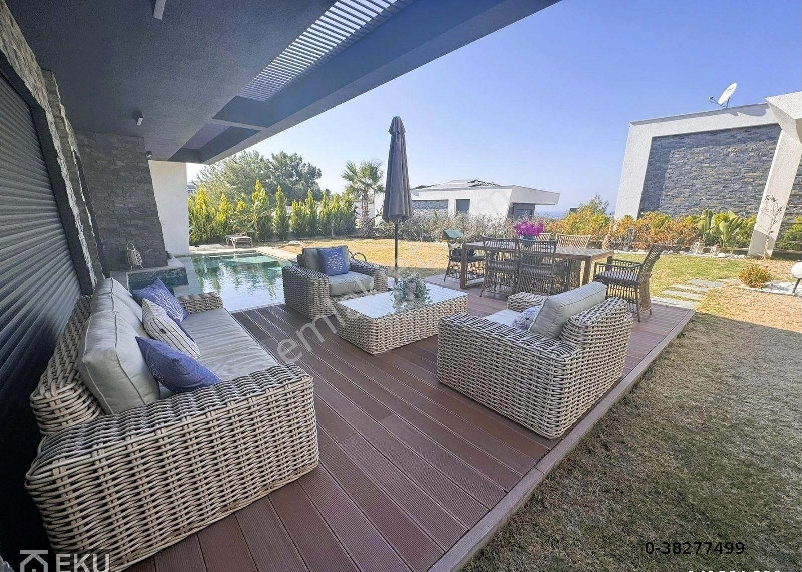Kuşadası Soğucakta Lüks Full Eşyalı Satılık Müstakil Villa