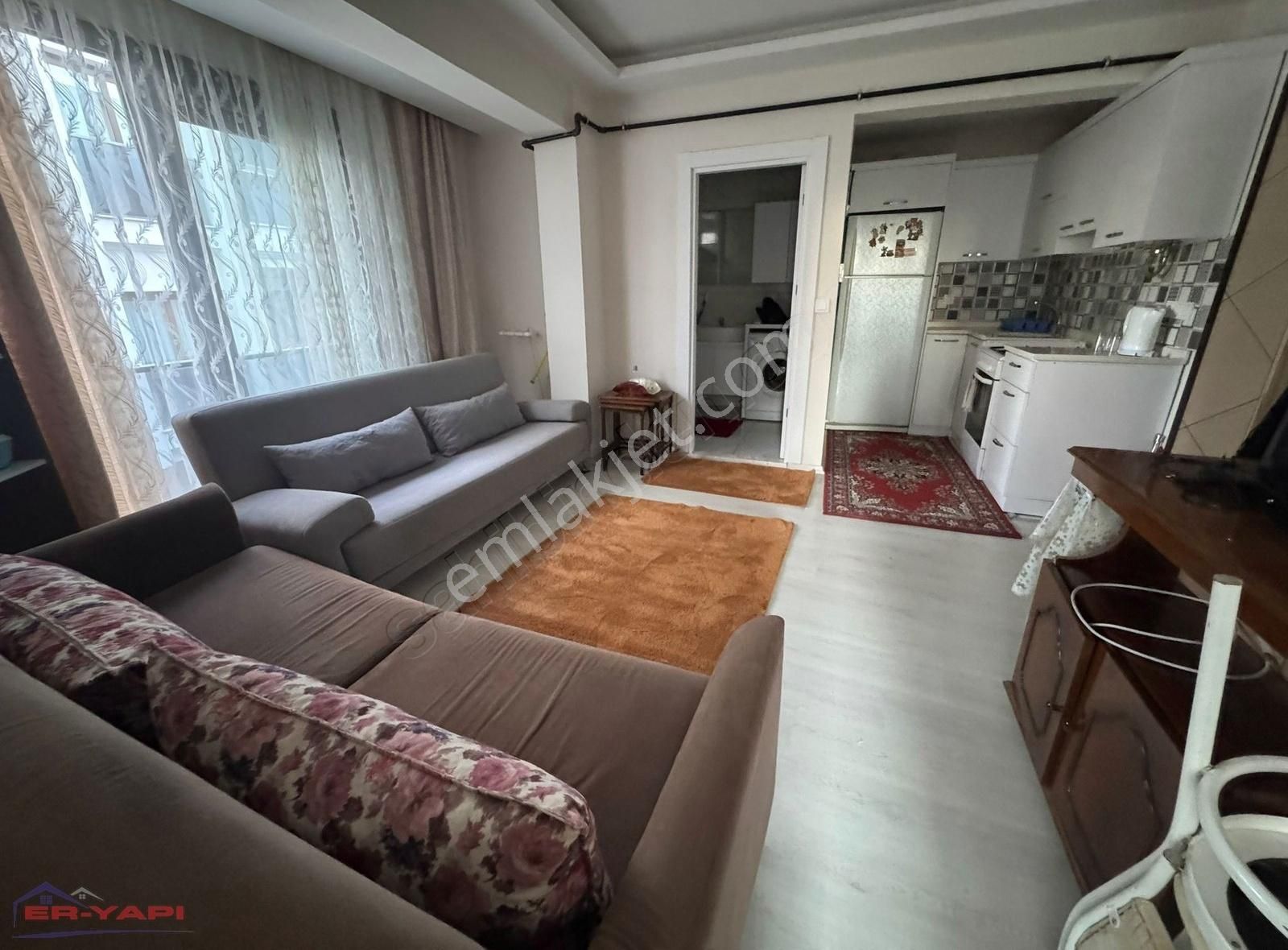 Er Yapı Emlak Ofisinden 1+1 Eşyalı Sınav Koleji Civarında Ferah