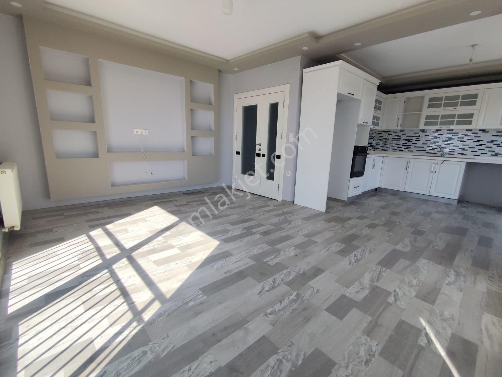 Carkipare'de 3+1 Acık Mutfak Genıs Oturumlu Stad Karsısı - Görsel 7