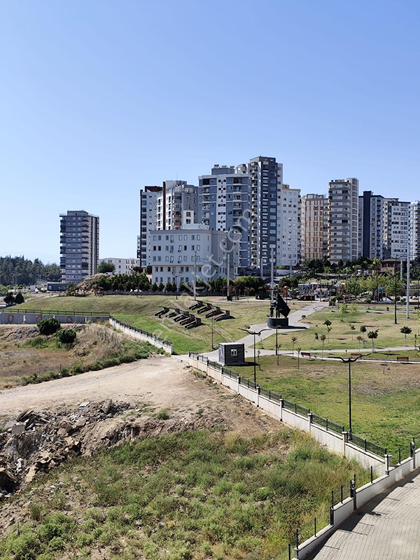 Carkipare'de 3+1 Acık Mutfak Genıs Oturumlu Stad Karsısı - Görsel 3