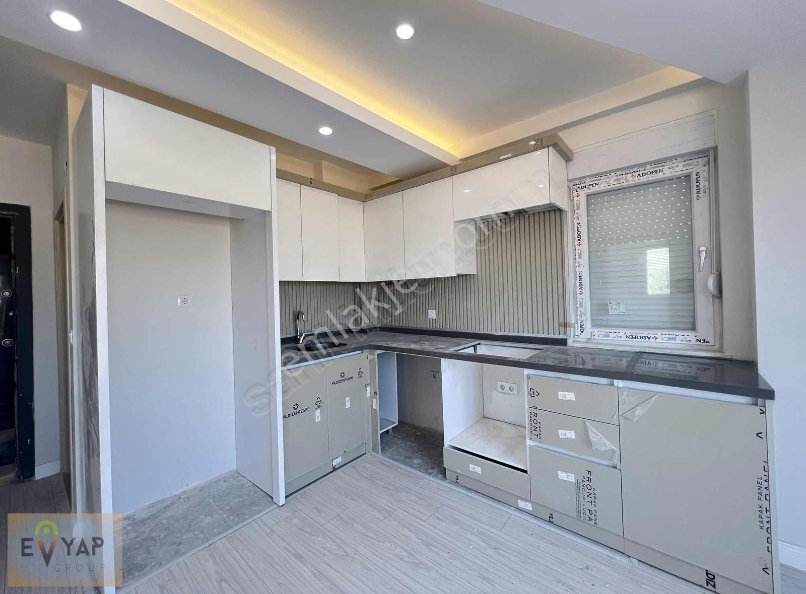 Şehir Hastanesi Yakını Acil Satılık Katta 1+1