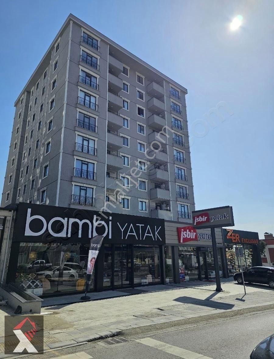 Caddeüstü Sitede Deniz Manzaralı