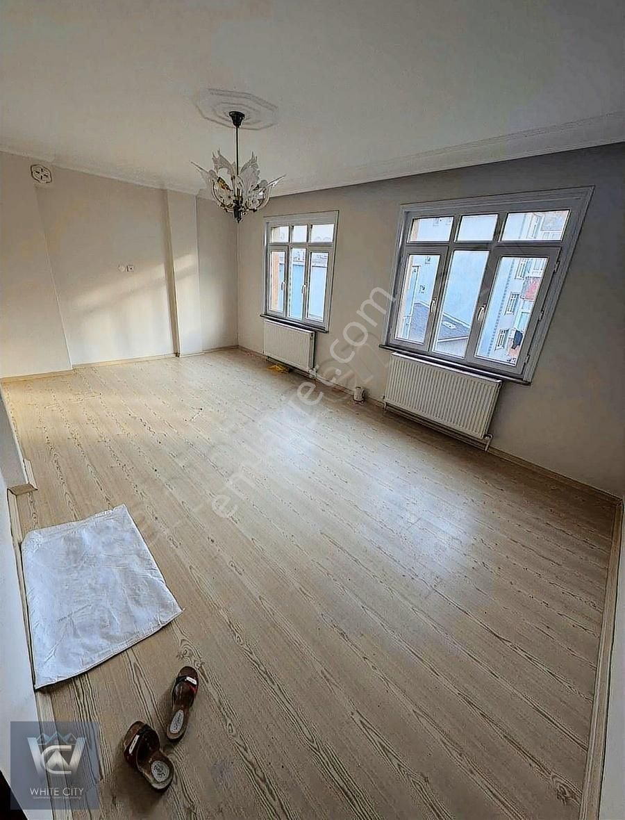 Tuna Caddesi'nde, Masrafsız, Tadilatlı, 2+1 Daire