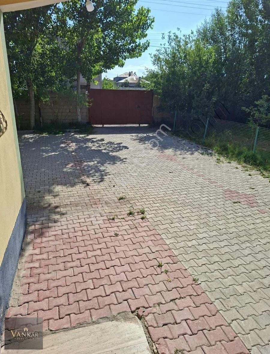 Vankar'dan İskele'de 1.300 M2 Bahçe Ve Dubleks Ev
