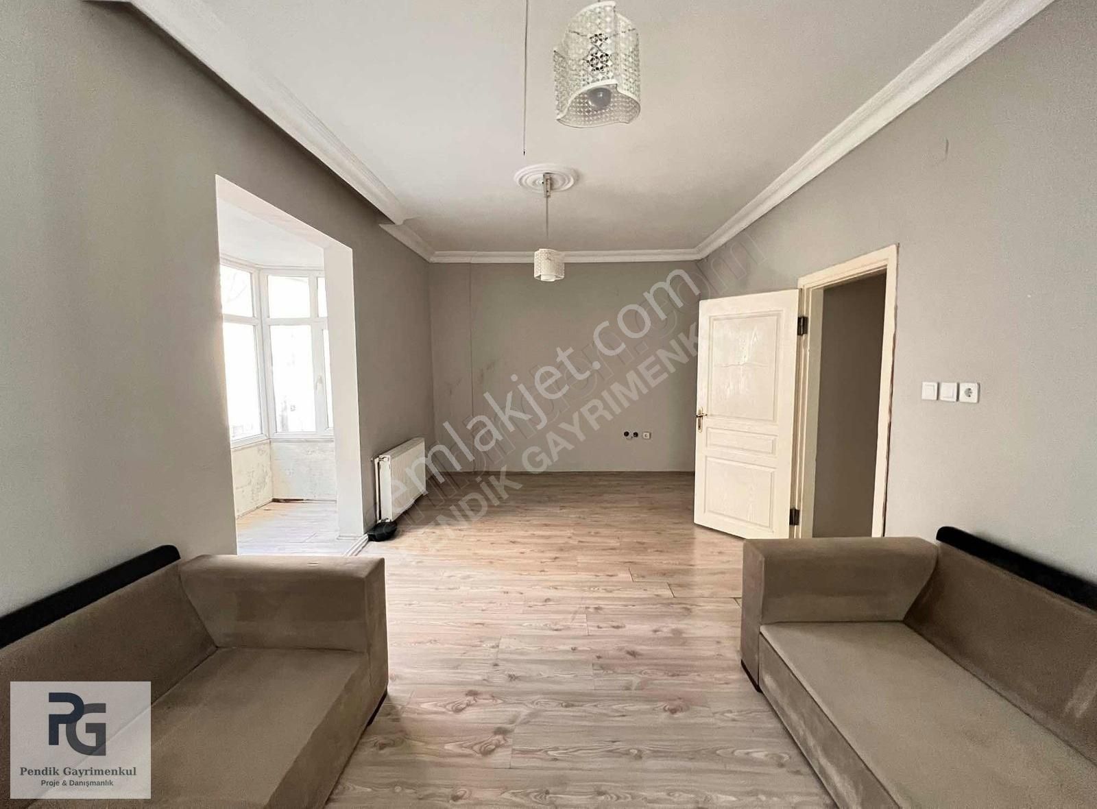 Kartal Hürriyet Vatansever Caddesinde 2+1 Kıralık Daire