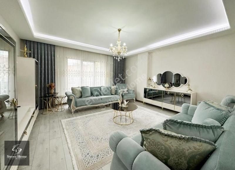 Güngören İnönü Caddesi Belediye Yakını 220m2 6+1 Dubleks Daire