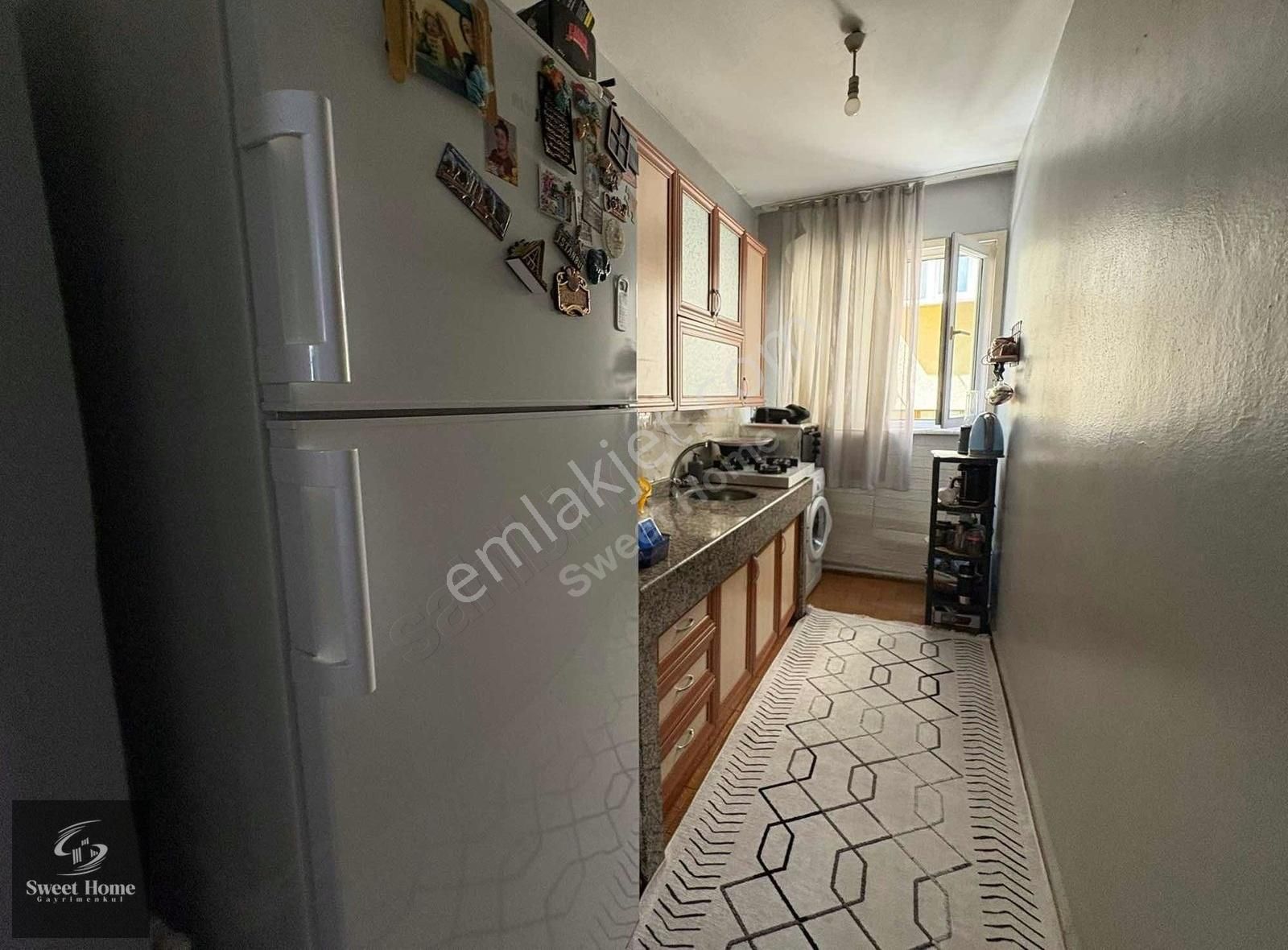 Yenibosna Çobançeşme'de 2+1 Satılık Ara Kat Daire