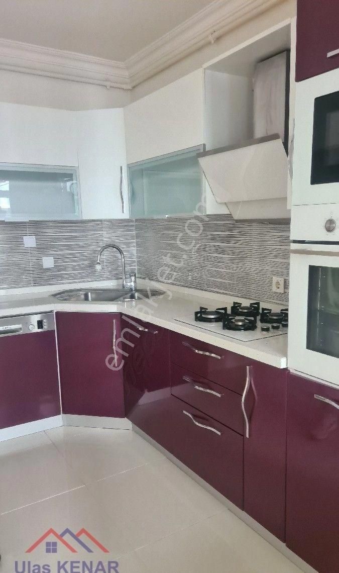 Pinhas Okulu Yakınında Kiralık 3+1 Daire