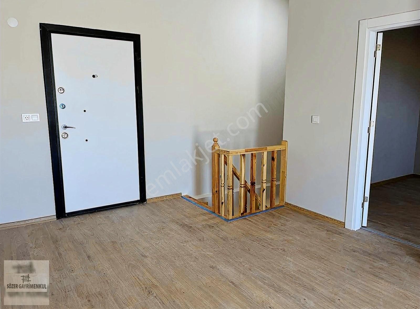 Hadımköy Merkezde Ayrı Girişli Geniş 5+1 Dubleks Daire