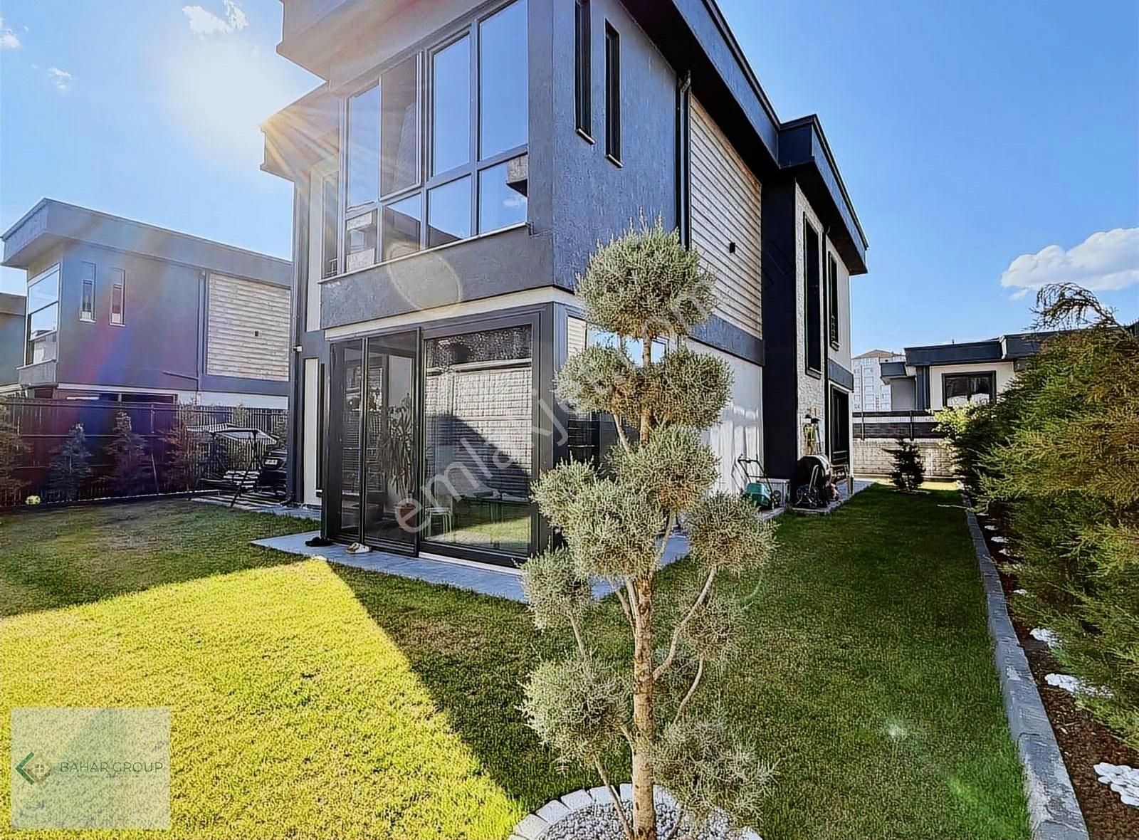 Site İçi 4+1 Ekstra Yapılı Meskenli Krediye Uygun Lüks Villa
