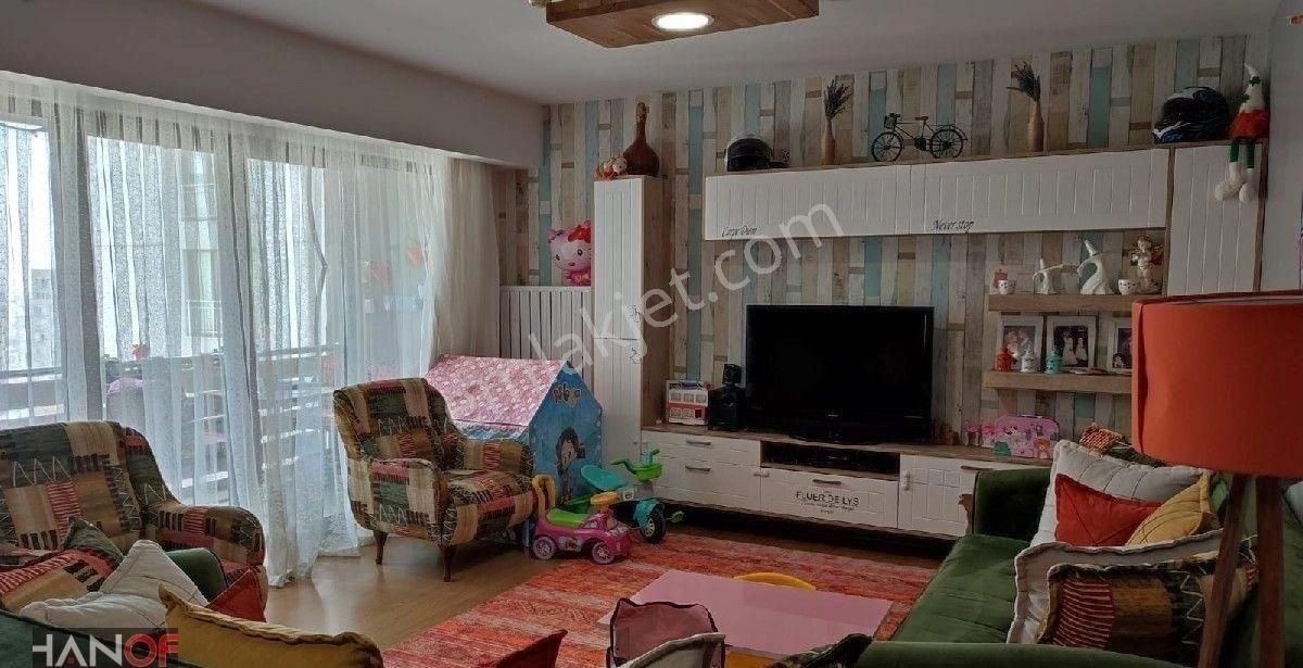 Beylikdüzü Marmarpark Avm Arkasında Metrobüse 4 Dk 2+1 Full Eşyalı Kıralık Daıre Sıtede