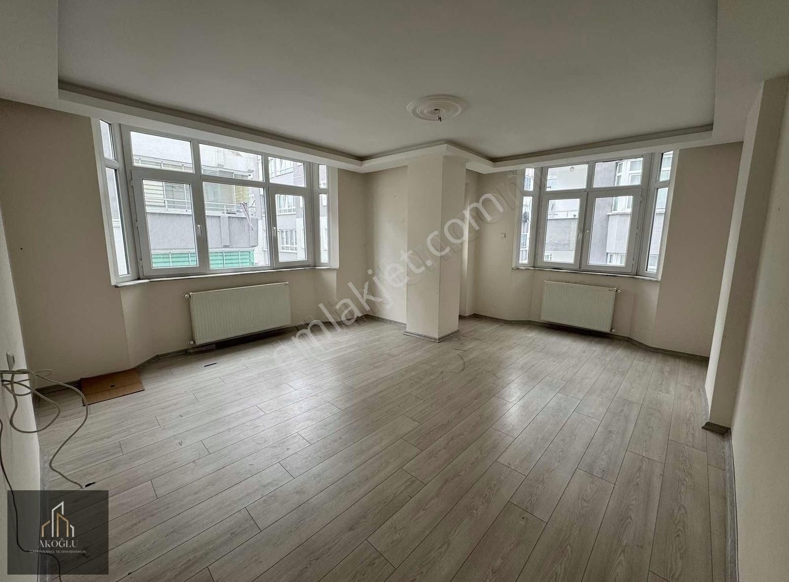 Cumhuriyet Mahallesin'de Merkezi Konum Kiralık 3+1