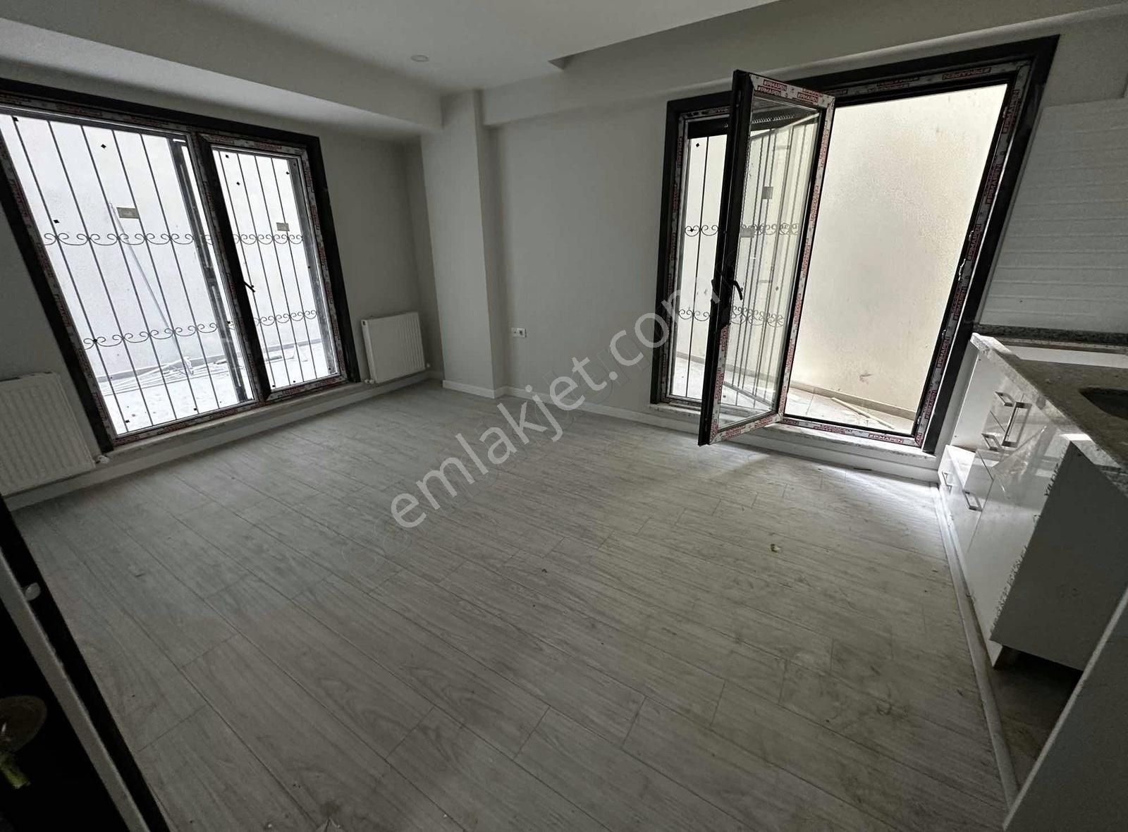 Richihouse,dan Nurtepe Metroya 300'metre 1+1 80m2 Bahçeli Daire