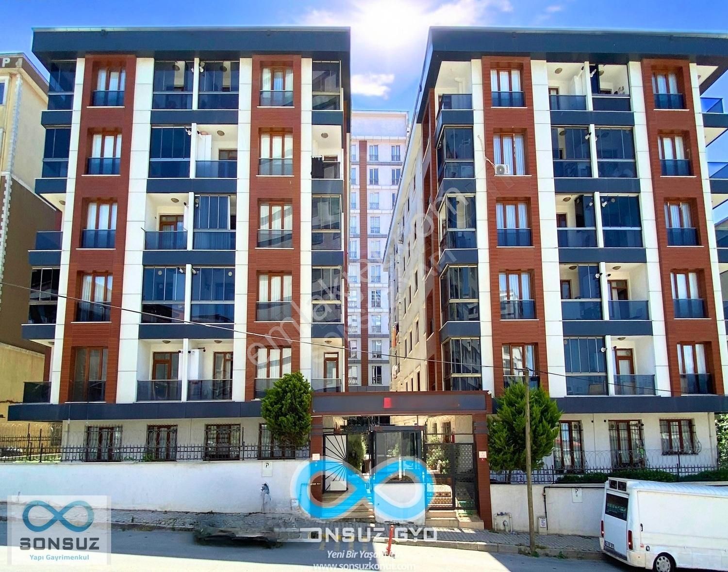 Beylikdüzü Sonsuz Dan Butik Sitede Otoparklı Ulaşıma Yakın 2+1!!