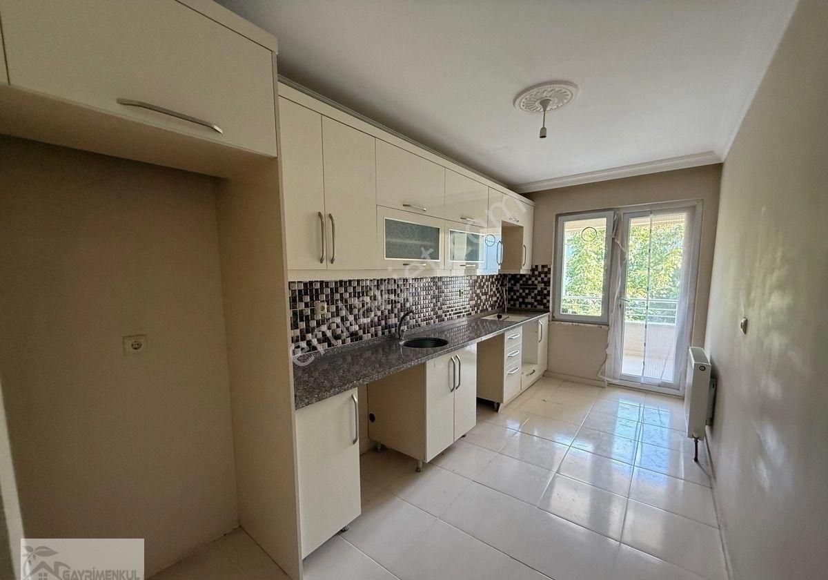 Gayrimenkul Dünyasın'dan. 3+1 Roda Okulu Civarı Ara Kat Kiralık.