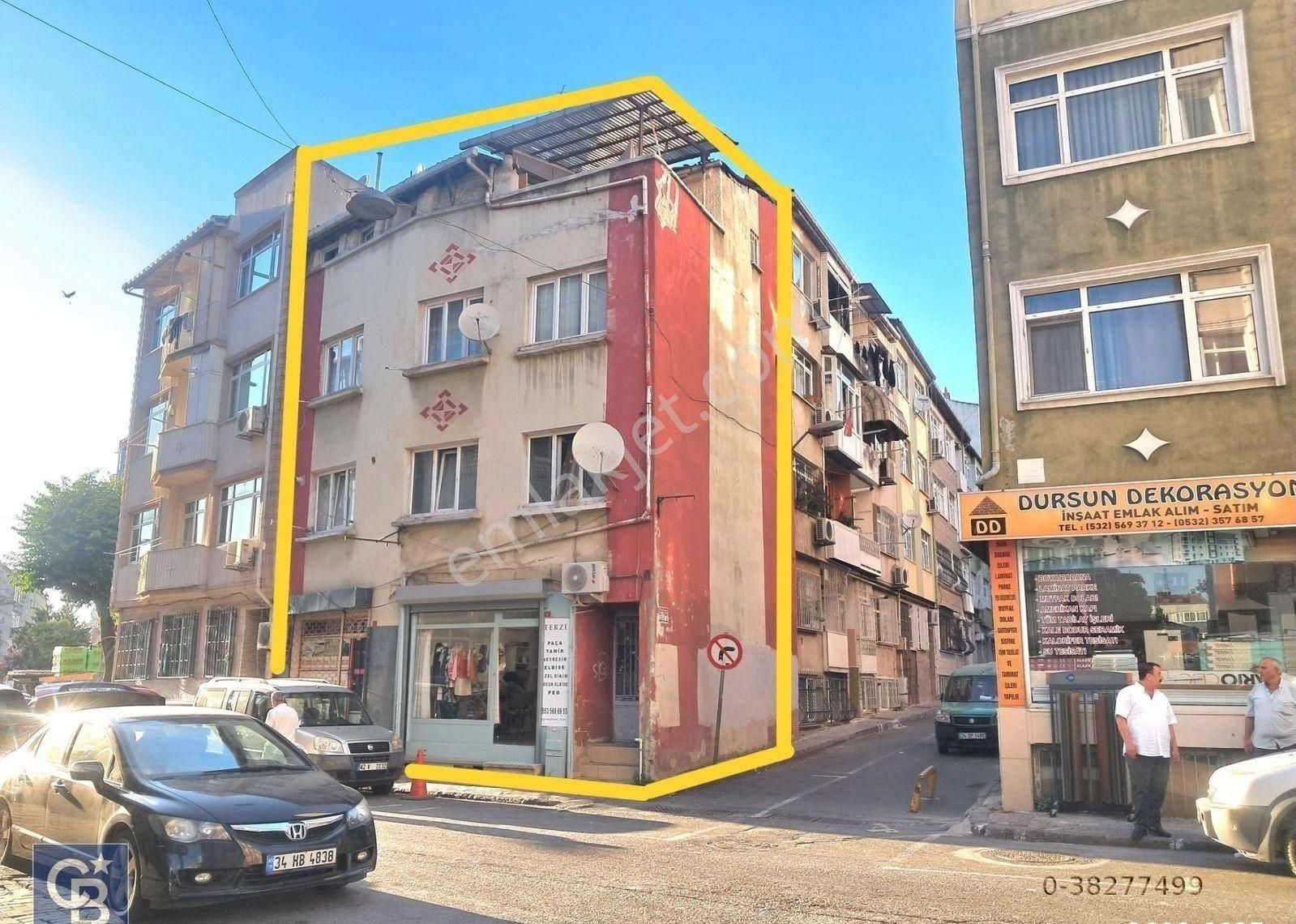 Fatih Şehremini'de, Yaylak Sokak Cepheli Satılık Köşe Bina
