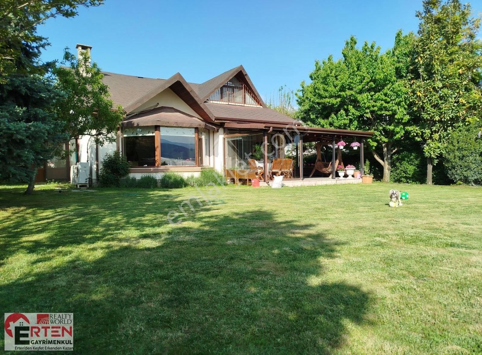 Harika Bir Manzaraya Sahip Satılık Müstakil Villa.
