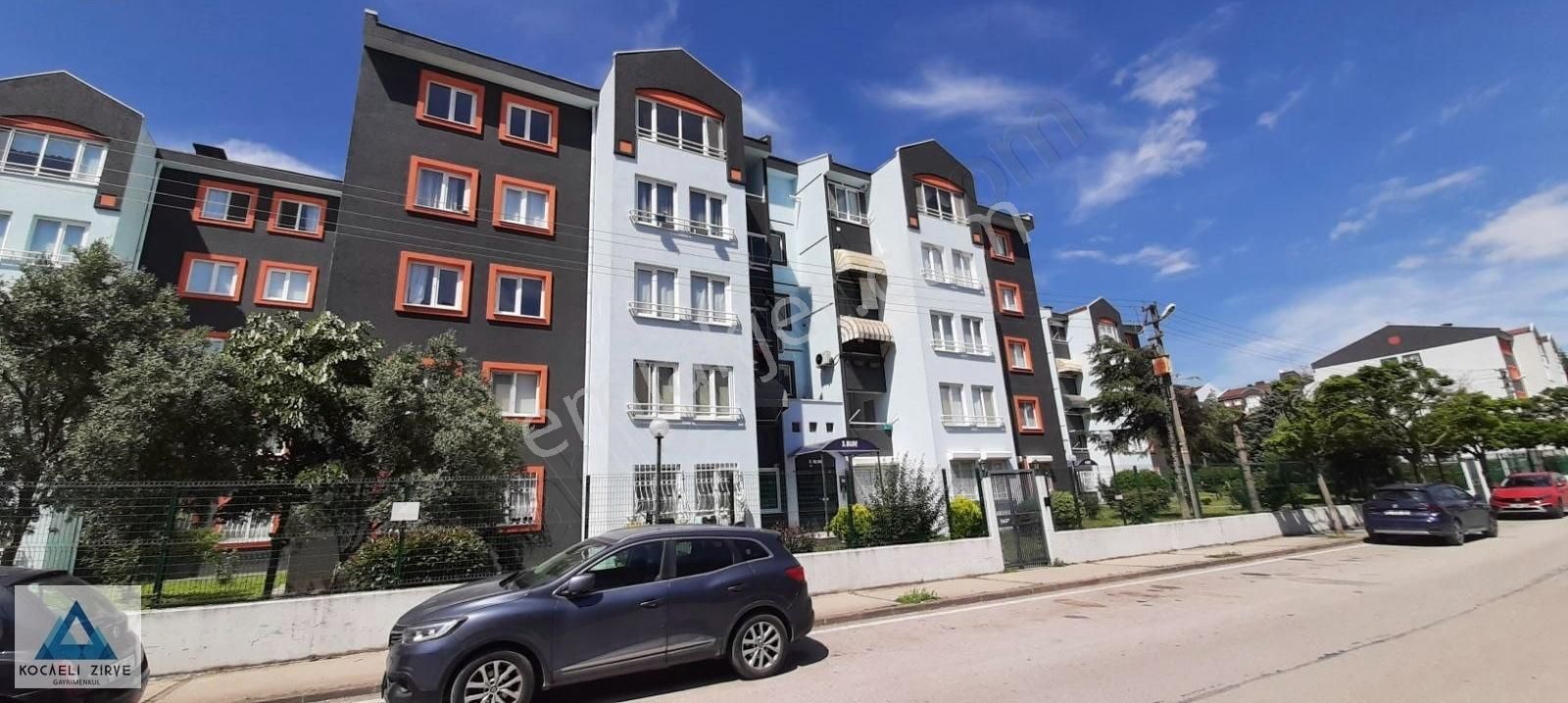 Barışkent'te Site İçerisinde Etrafı Açık Ferah 3+1 Kiralık Daire