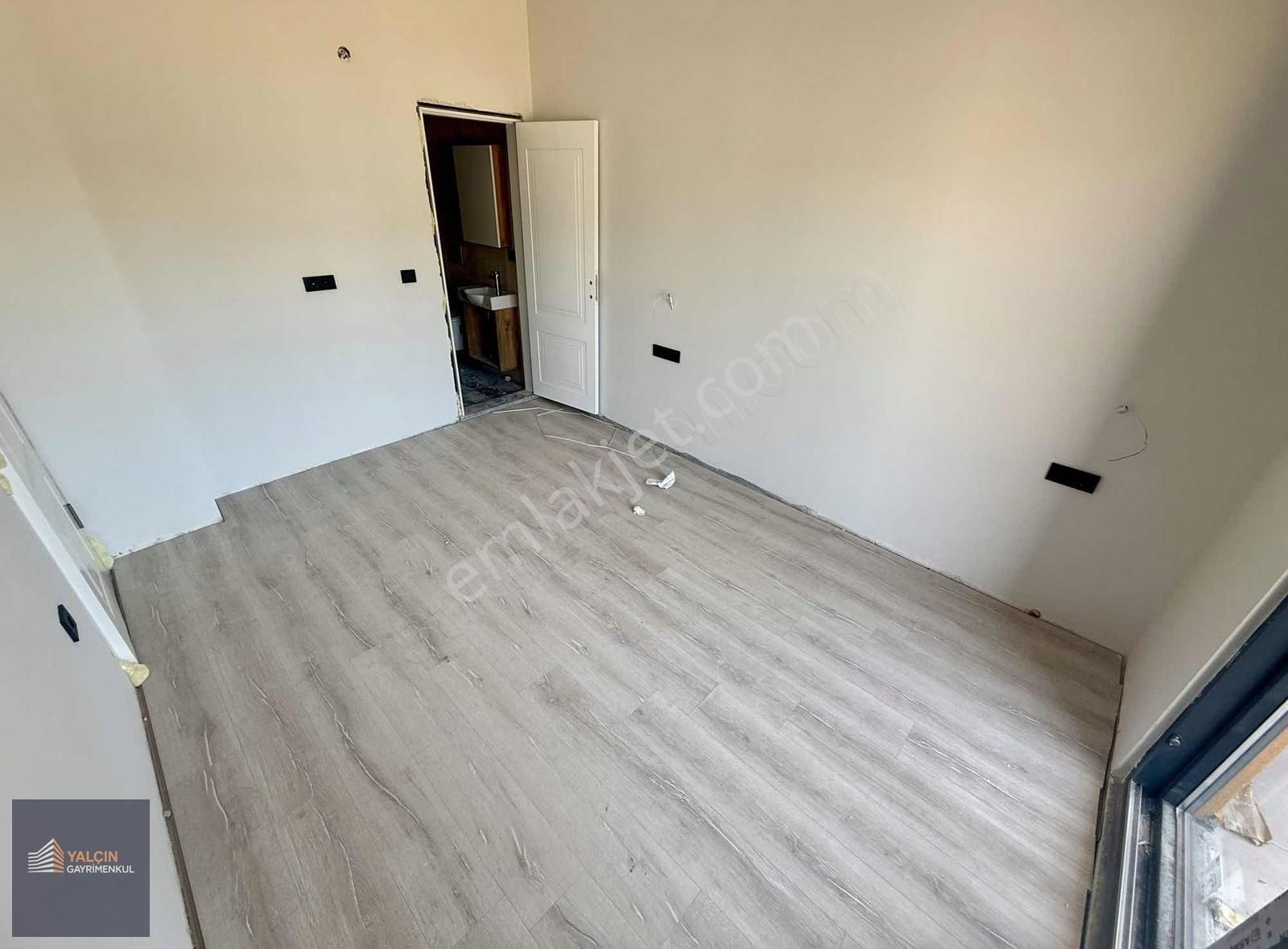 ꔪyalçından Havuzlu Site İçinde Ara Kat Havuz Ve Dağ Cephe 2+1