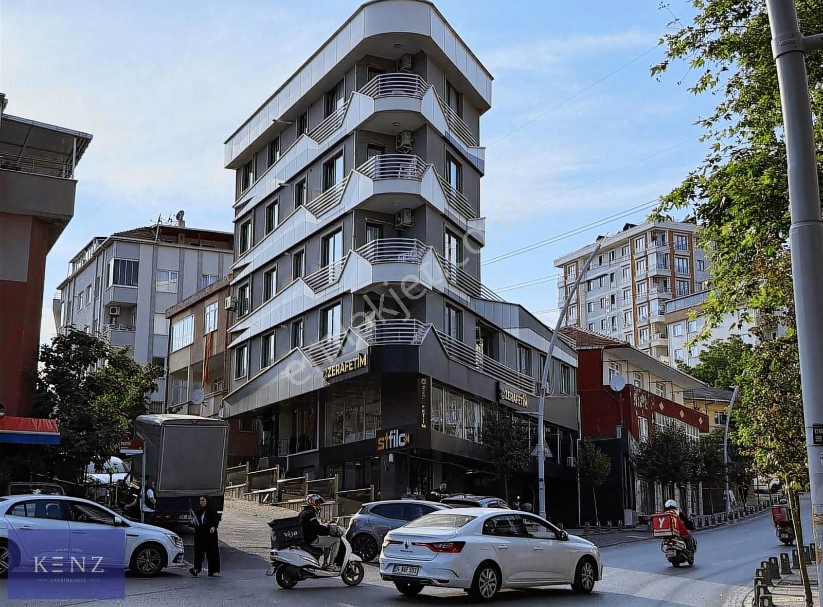 Ümraniye Cadde Üzeri Finans Merkezine Komşu Satılık 2+1