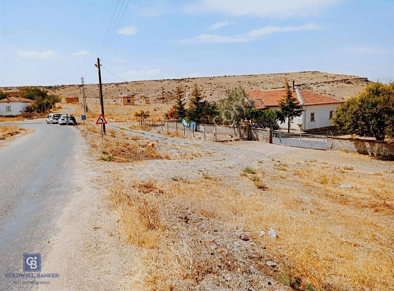 Aksaklı Köy Merkezinde Asfalta Cepheli Arsa