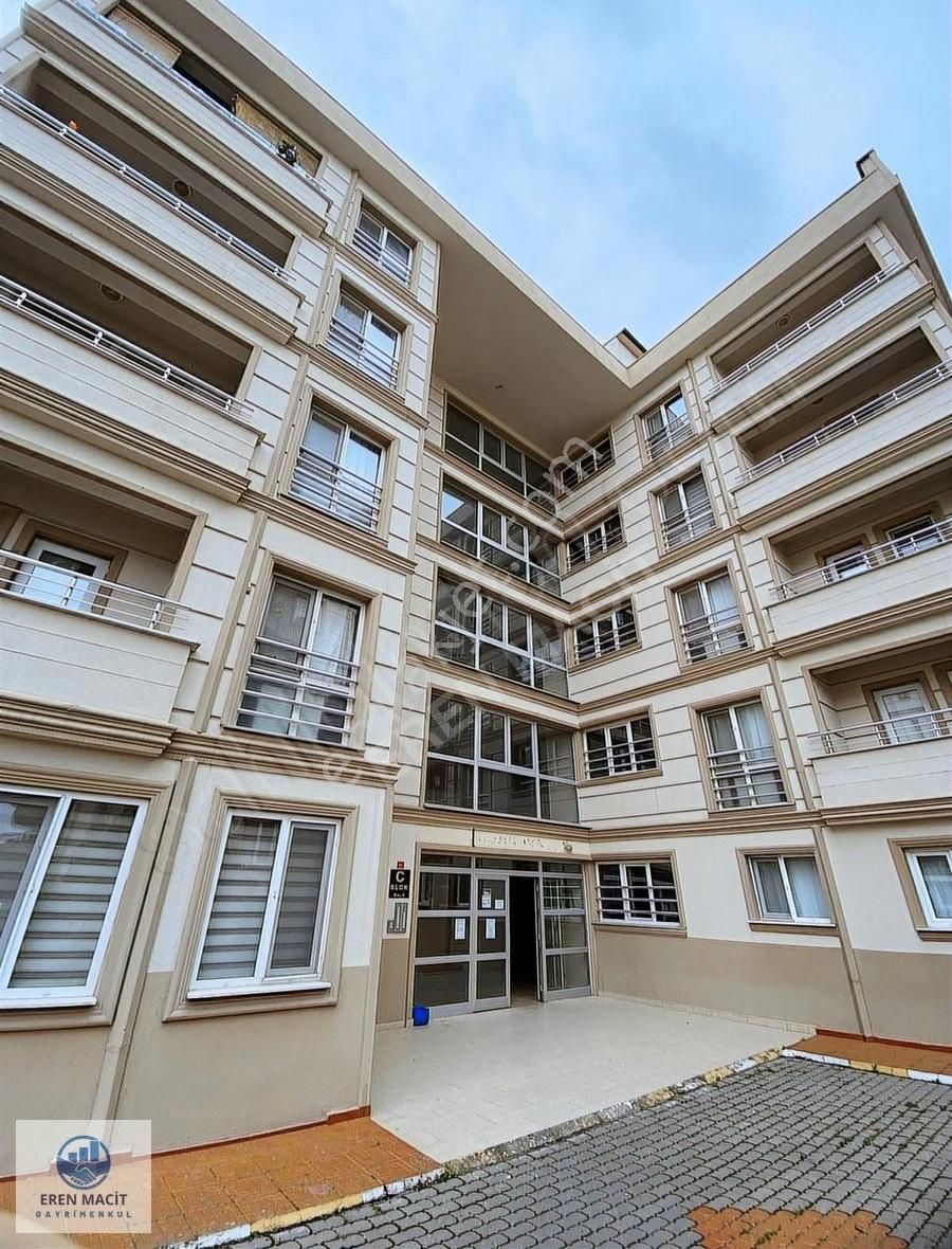 Eren Macit'den Satılık Görüklede 1+1 Fırsat Site İçi Daire
