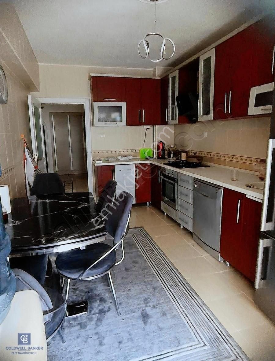 Coldwell Banker Elıt'ten Bağlarbaşı Mahallesinde Katta 2+1