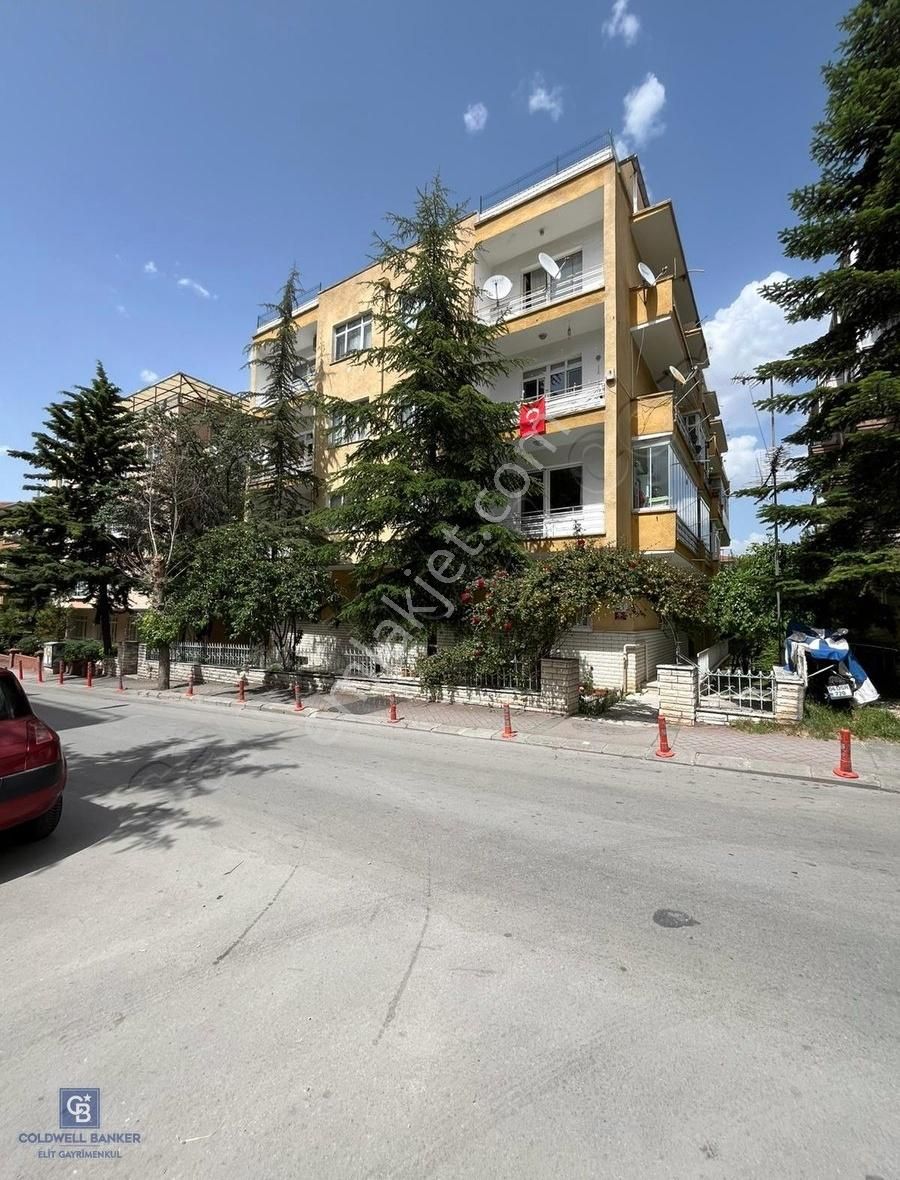 Küçükesat Başak Sokakta Satılık 2+1