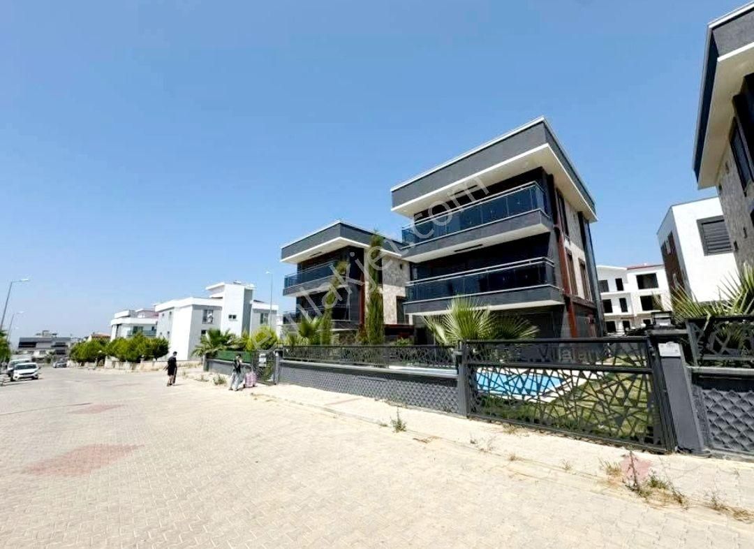 Kuşadası Davutlar'da 5+1 Özel Havuzlu 00 Satılık Villa - Görsel 6