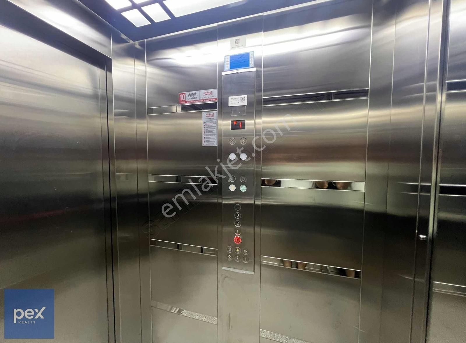 Terazidere Metro Çıkışına Yakın Yeni 2+1