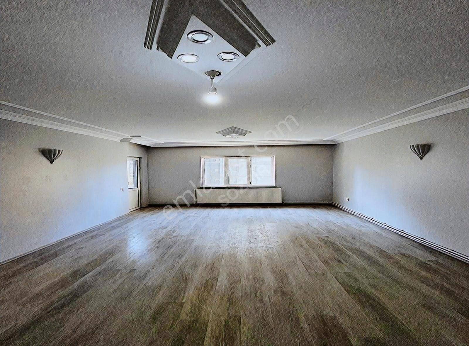 Sözbir Gayrimenkulden Site İçi Dev Daire Metrobüse 10 Dk!!!