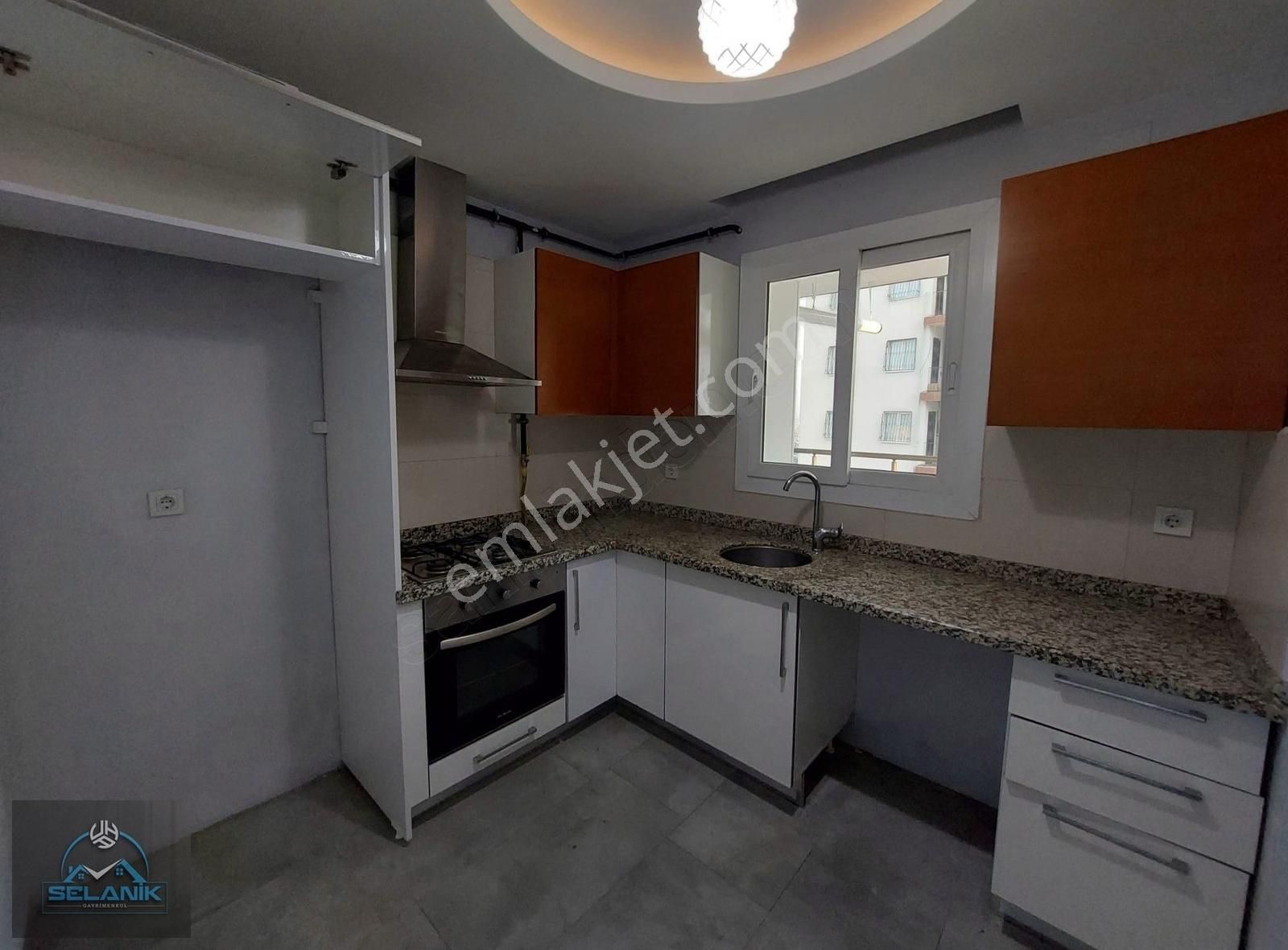 Selanik'ten Mücahitler Caddesi'nde 2+1 D.gazlı Full Ekstralı