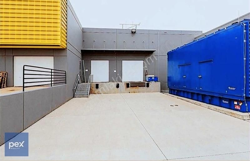 Tuzla'da 1.900 M2 Rampalı H:12 Kiralık Depo